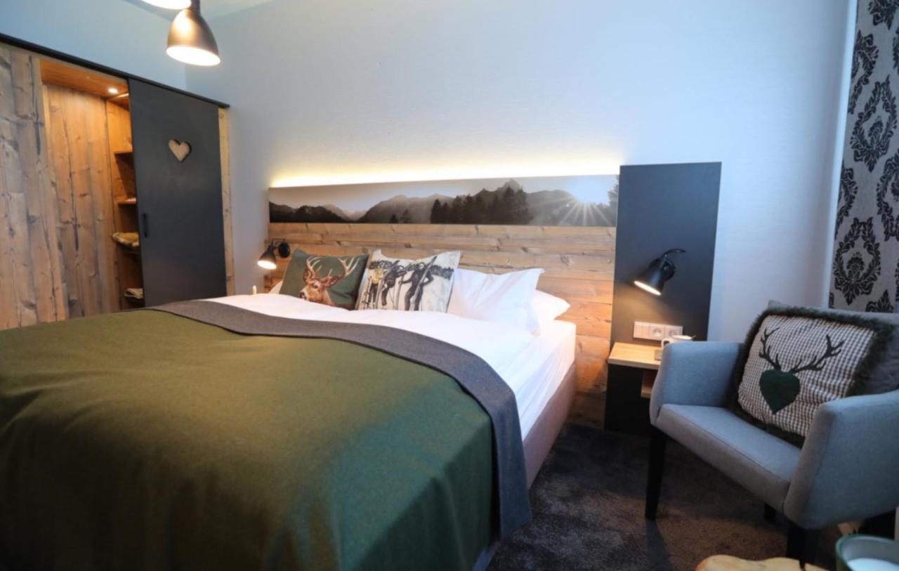 Home-Hotel Salzberg بيرشتسغادن المظهر الخارجي الصورة A room at the Hotel Waldhaus Flims